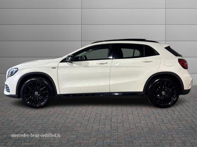 MERCEDES-BENZ GLA 200 d Automatic Premium