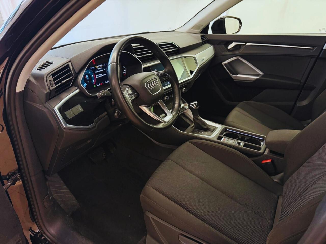 Audi Q3 35 TDI S tronic Business