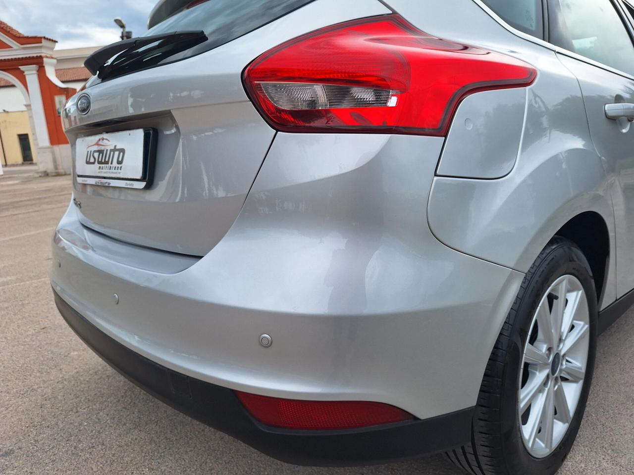Ford Focus 1.5 TDCi 120 CV BERLINA 100000 KM