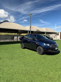 Lancia Ypsilon 1.0 5 porte Hybrid Gold