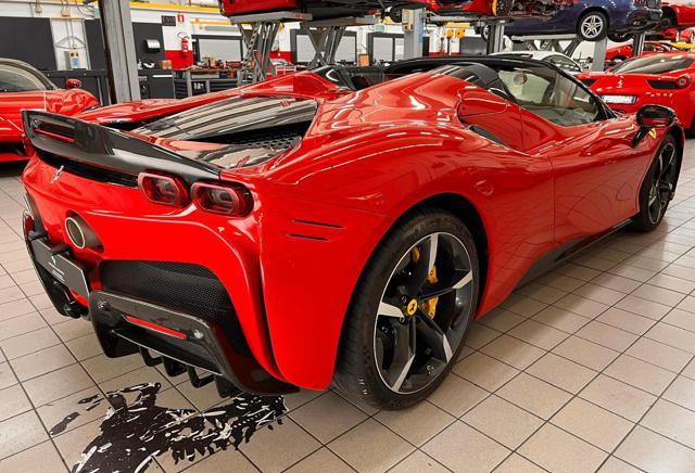 FERRARI SF90 Spider