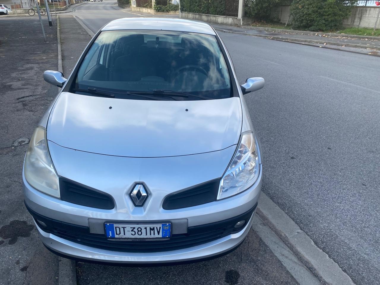 Renault Clio 1.2 benzina ok neopatentati