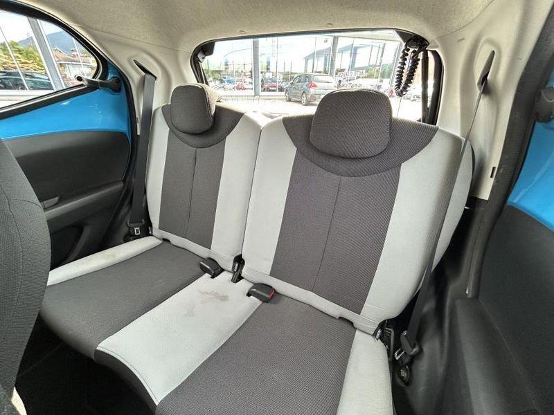 Toyota Aygo 1.0 VVT-i 69 CV 5p x-play NAVI + RETROCAMERA
