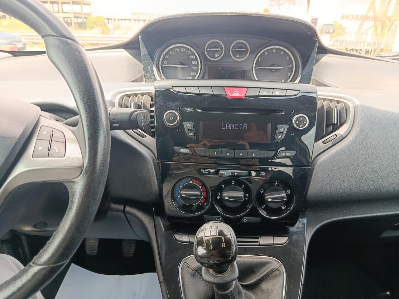 Lancia Ypsilon 1.2 69CV 5 porte S&S Gold