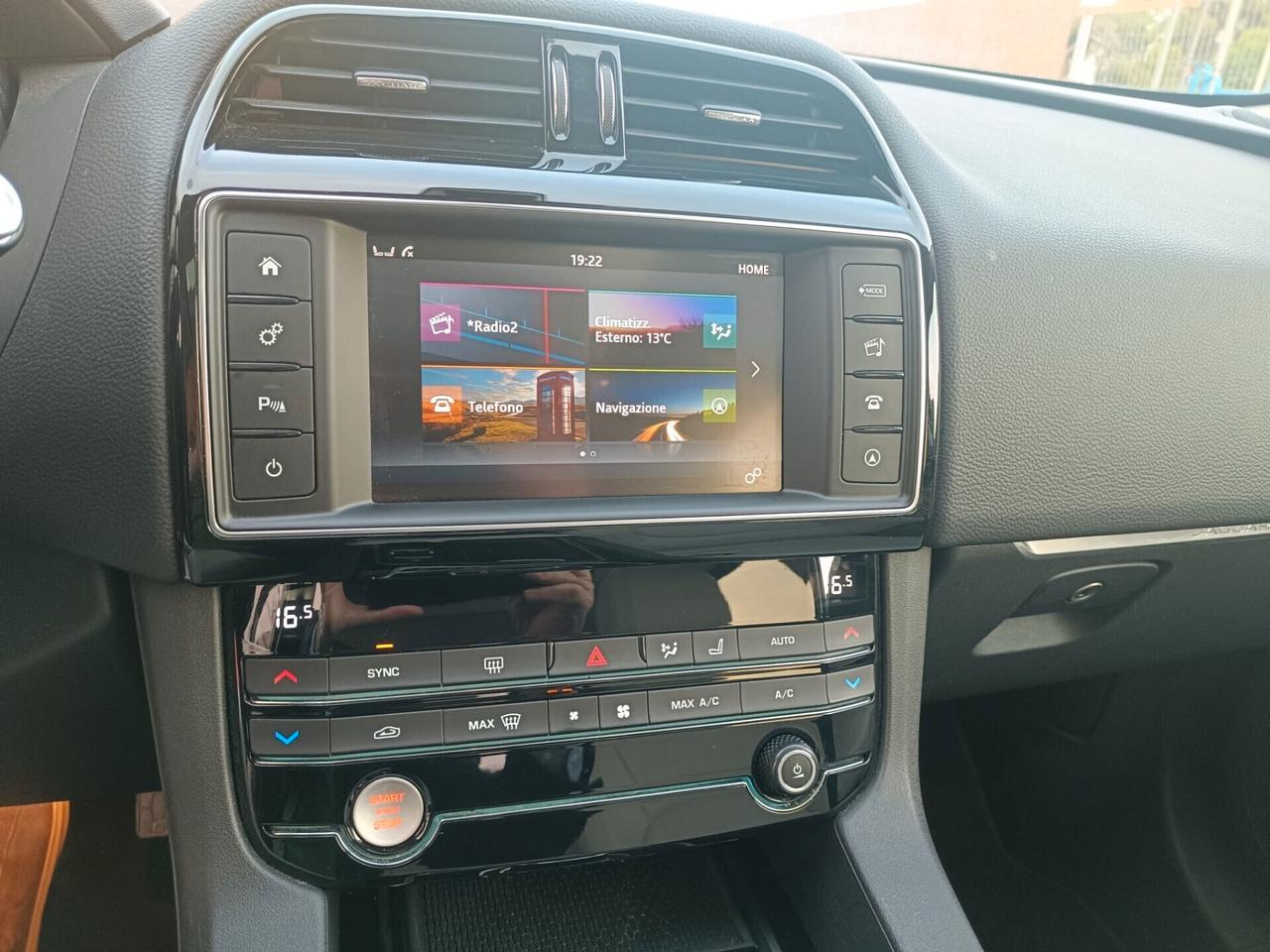 Jaguar F-Pace 2.0 D 180 CV AWD Prestige