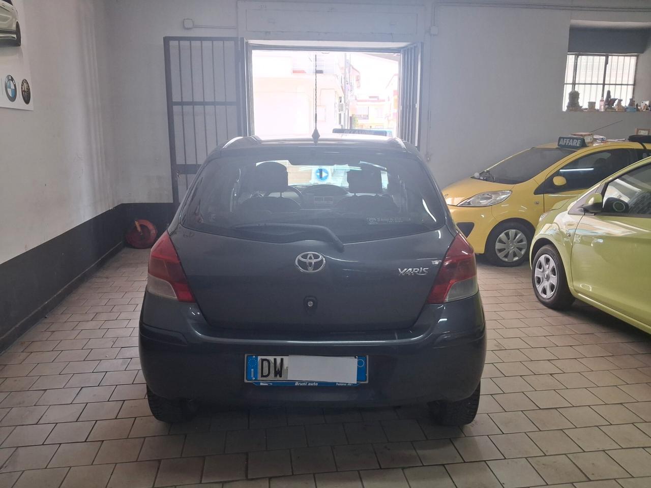 Toyota Yaris 1.0 ben 2009 unico prop