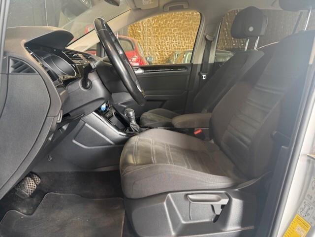 Volkswagen Touran 2.0 TDI 150 CV SCR DSG Executive BlueMotion Tech. 7 POSTI