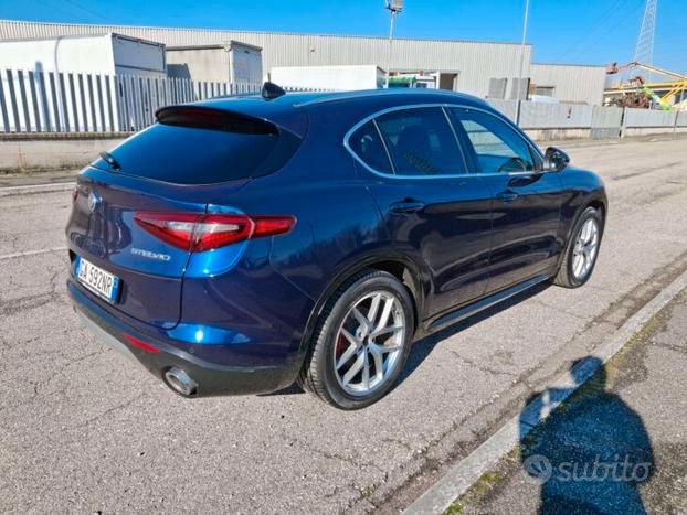 Alfa Romeo Stelvio 2.0 Turbo 280 CV AT8 Q4 Ti