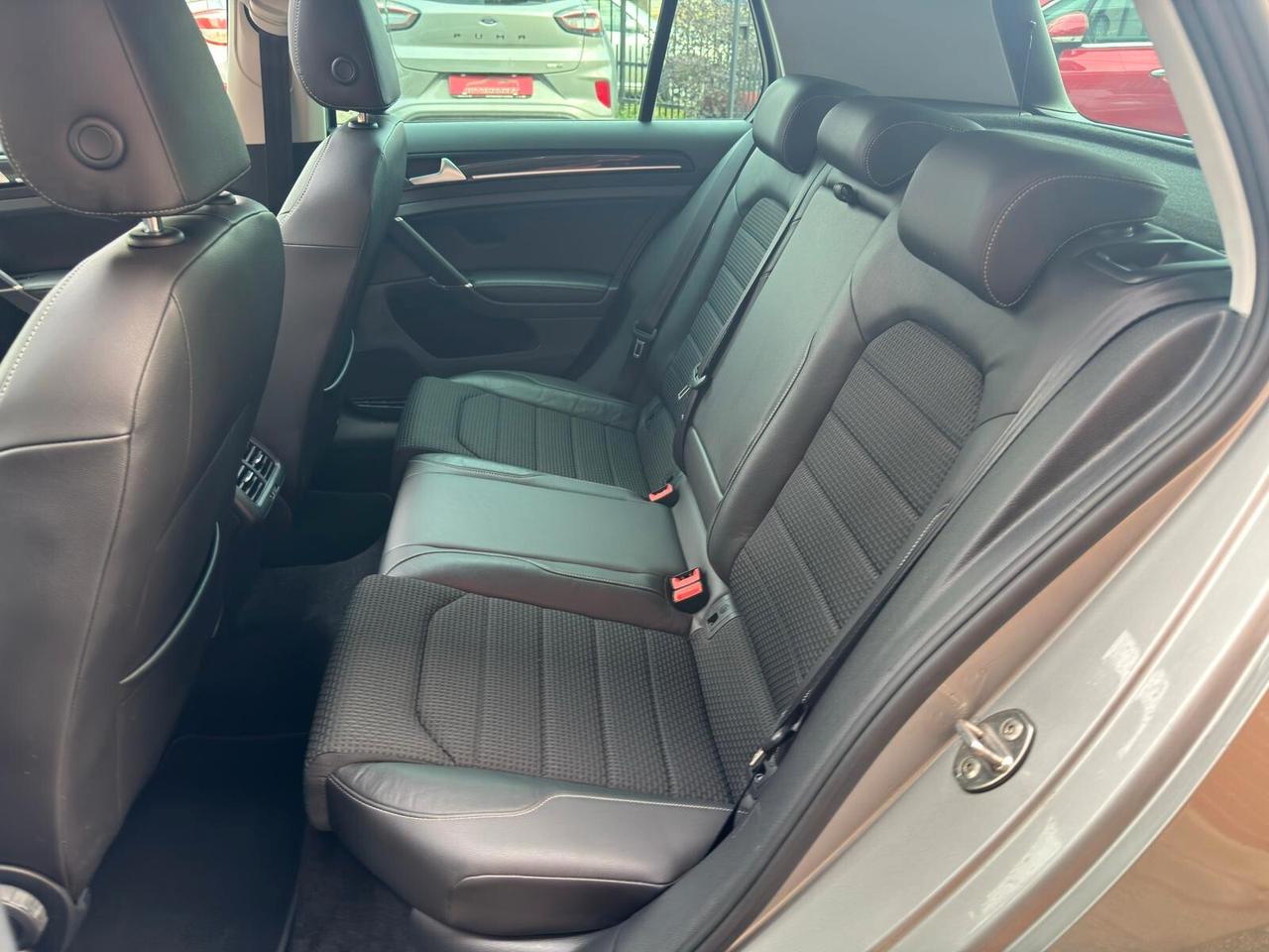 Volkswagen Golf 1.6 TDI 110 CV 5p. Highline BlueMotion Technology