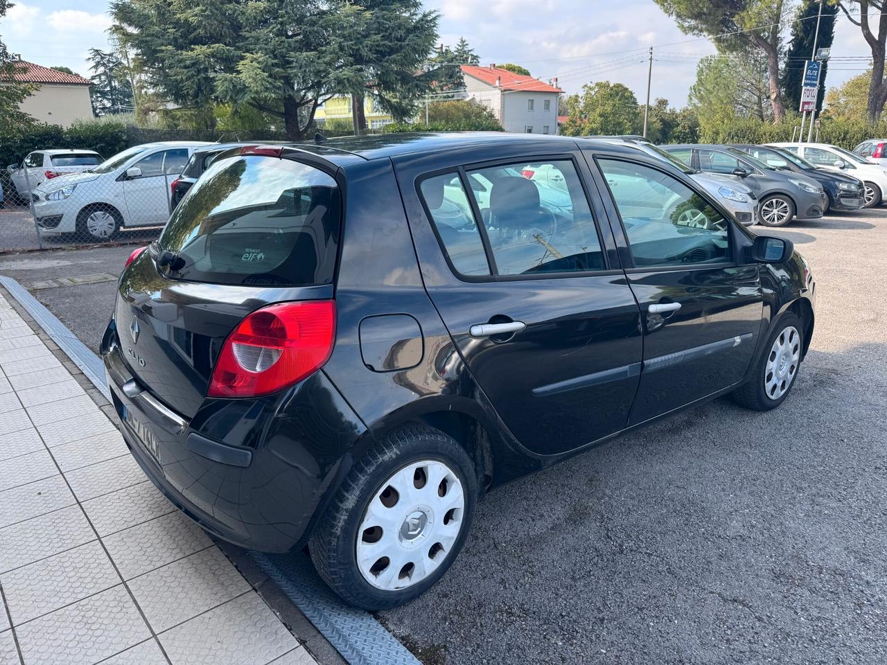 Renault Clio 1.2 16V 5 porte Le Iene