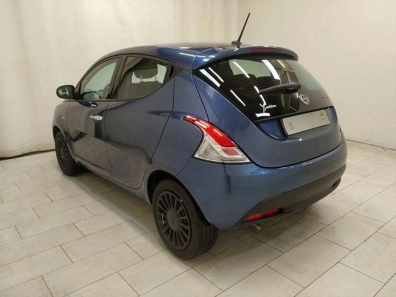 Lancia Ypsilon 1.0 firefly hybrid Silver s e s 70cv