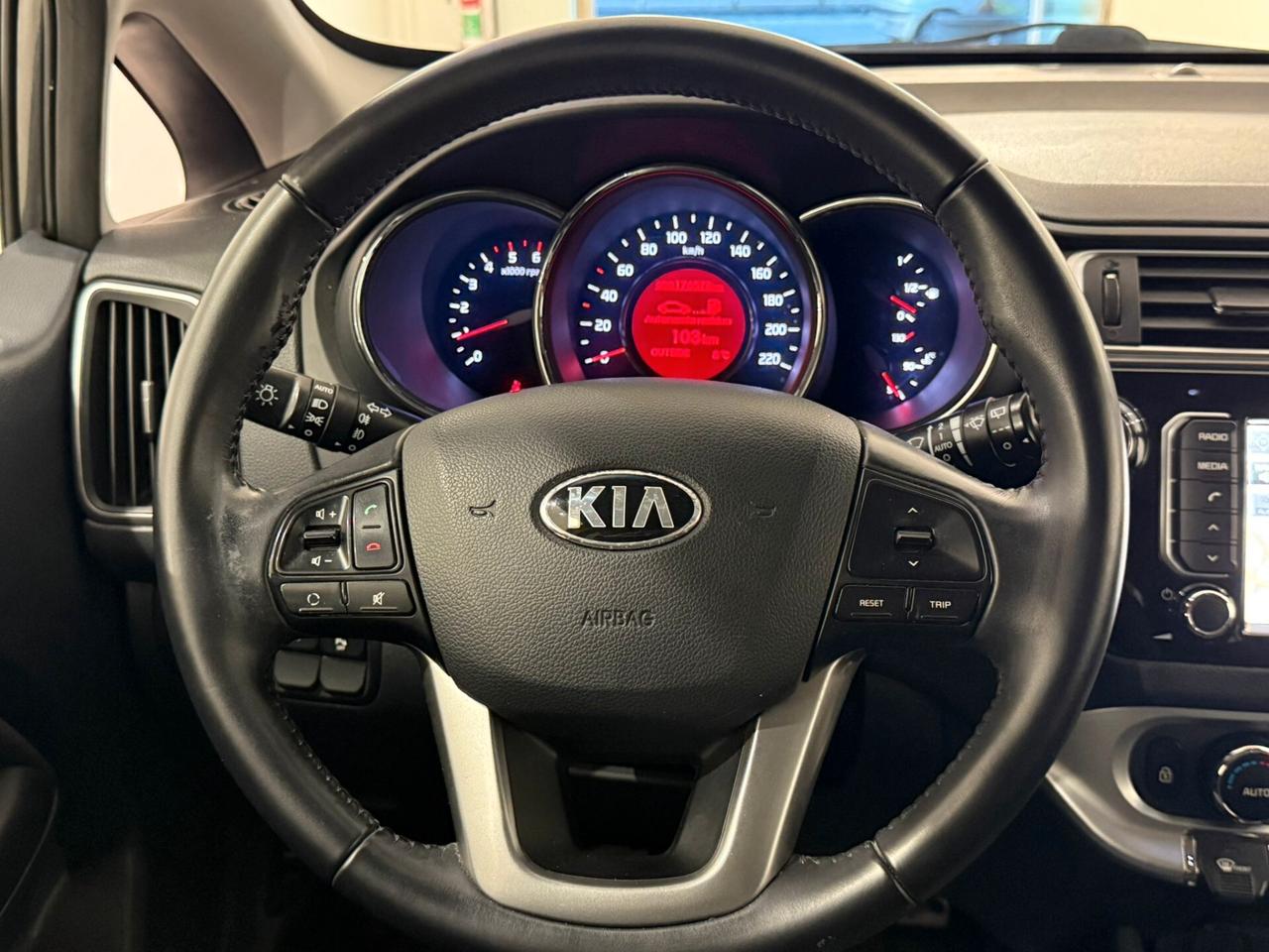 KIA RIO 1.2 DIESEL 75CV PER NEOPATENTATI