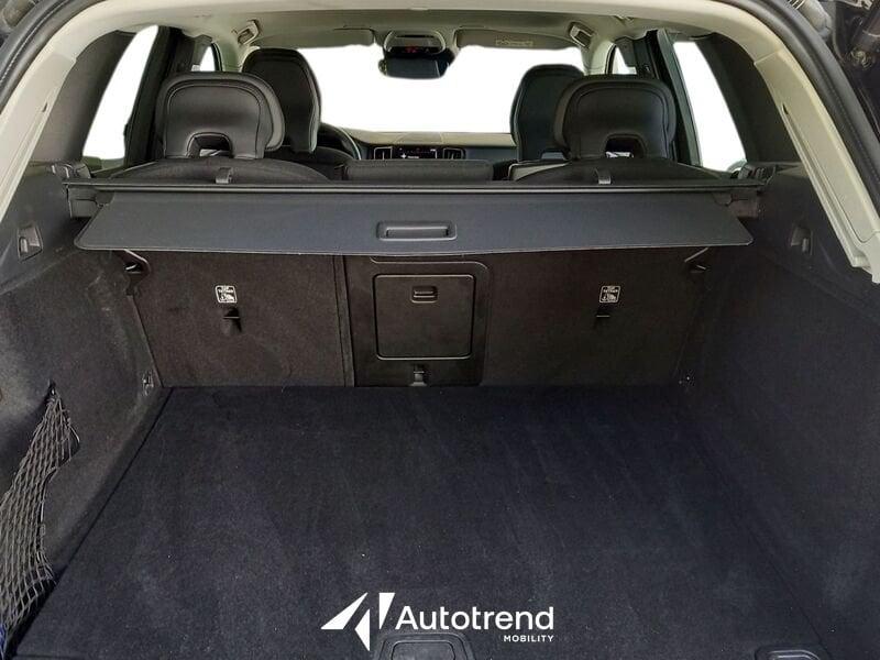 Volvo XC60 B4 197+14 CV AWD Automatica NAVI LED Momentum Pro