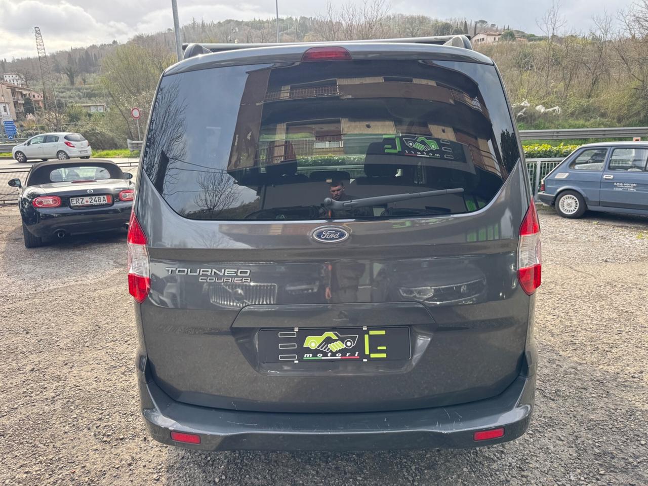 Ford Tourneo Courier Tourneo Courier 1.5 TDCI 75 CV Titanium
