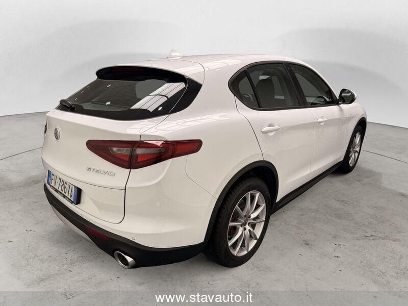 Alfa Romeo Stelvio 2.2 Turbodiesel 160 CV AT8 RWD Business