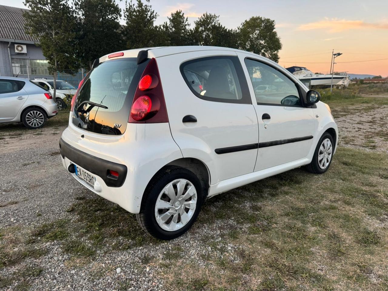 Peugeot 107 1.0 5 porte del 2014 SOLO 136.000 KM