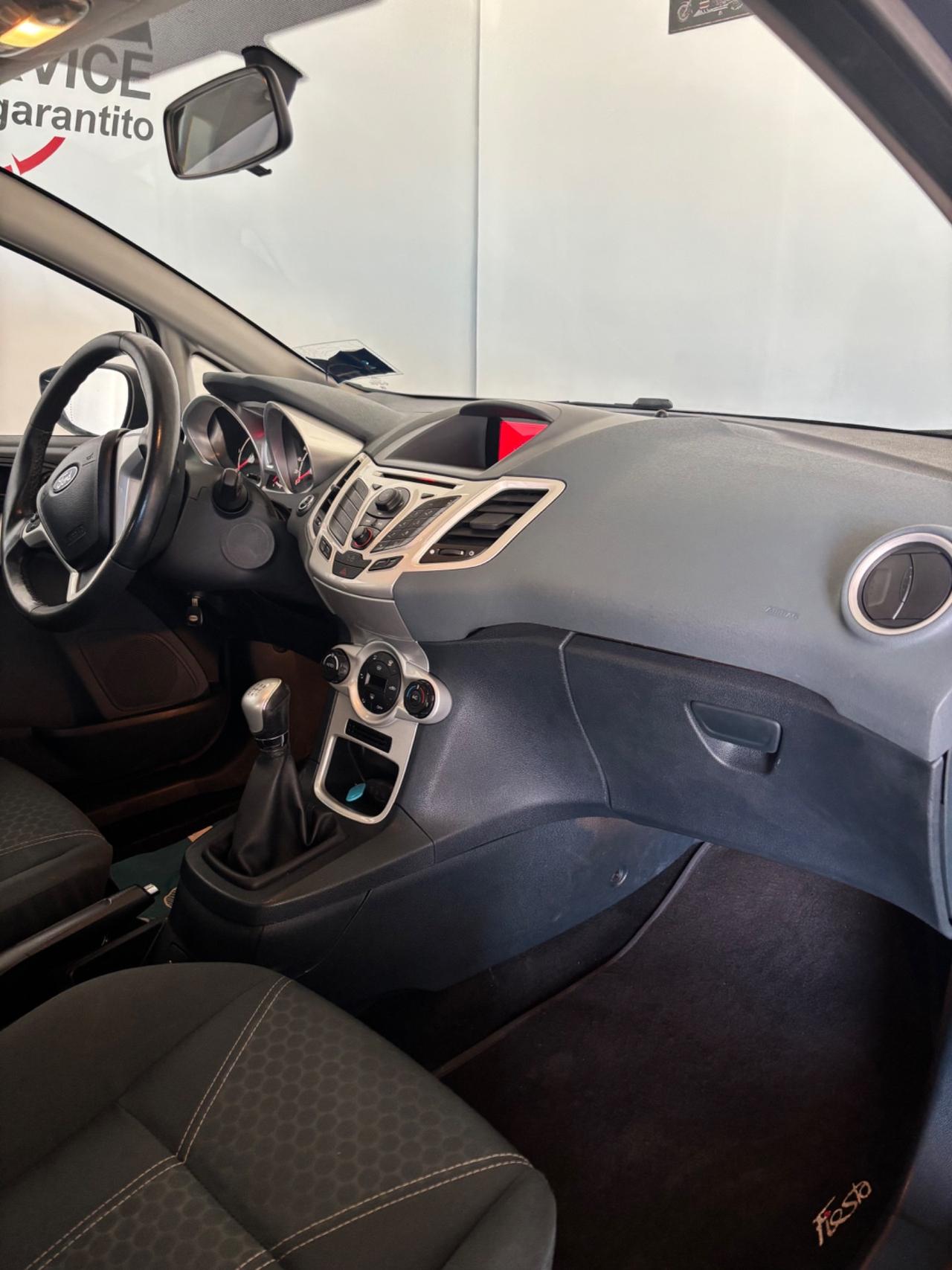 Ford Fiesta 1.4 TDCi 70CV 5 porte Titanium