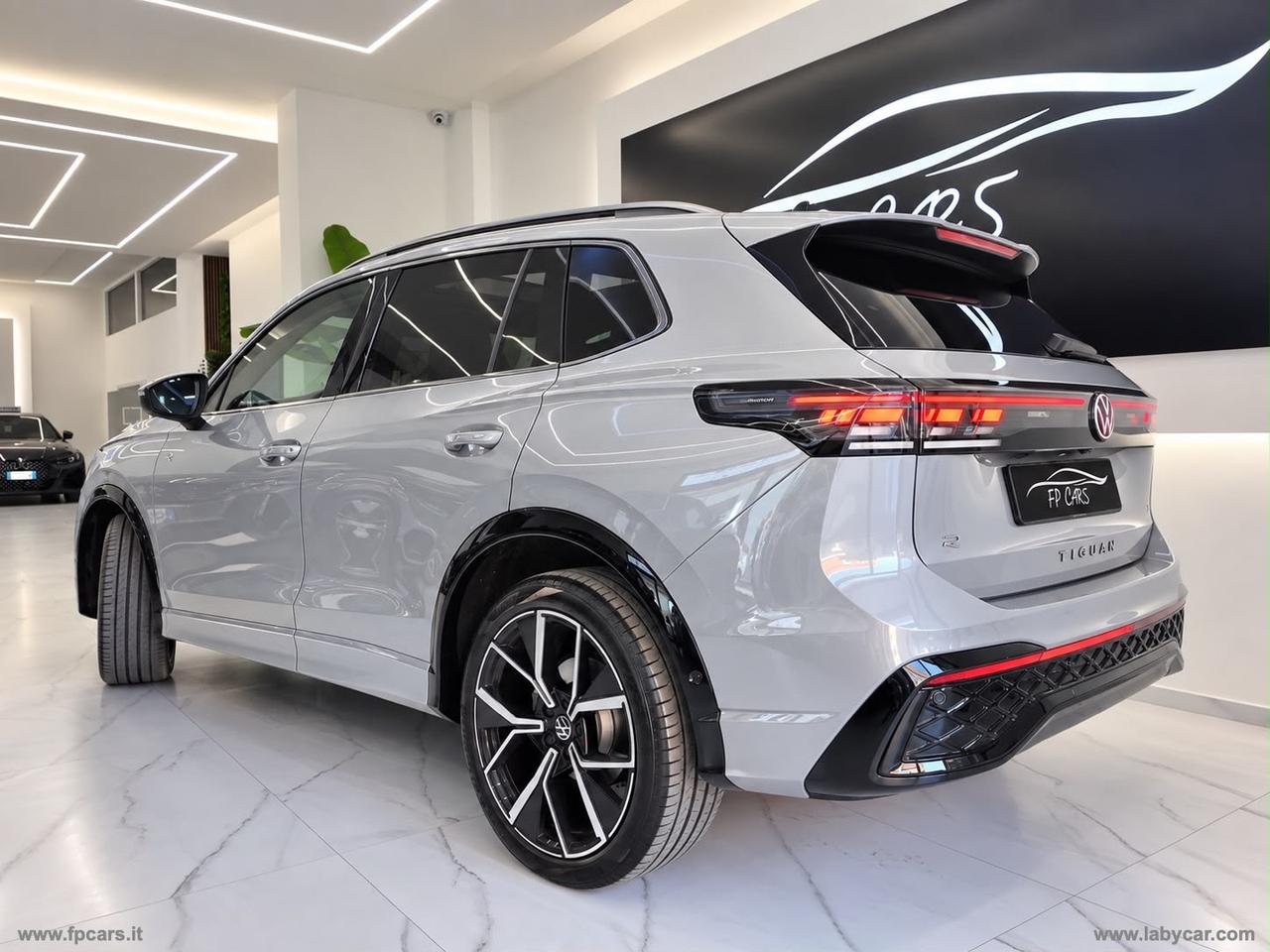 VOLKSWAGEN Tiguan 2.0 TDI 150 CV DSG R-Line Plus TETTO APRI.