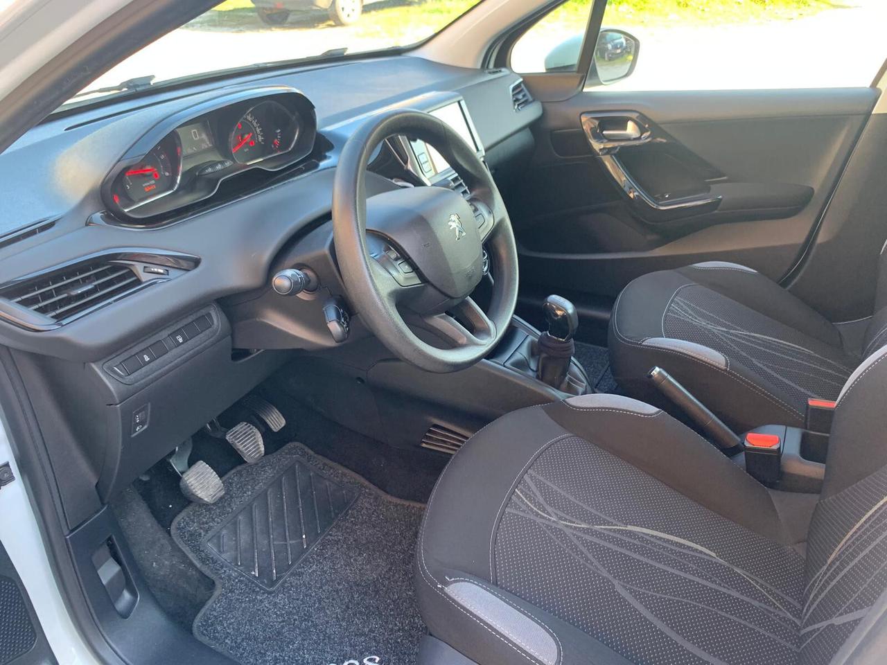 Peugeot 208 1.4 HDi 68 CV 5 porte Allure