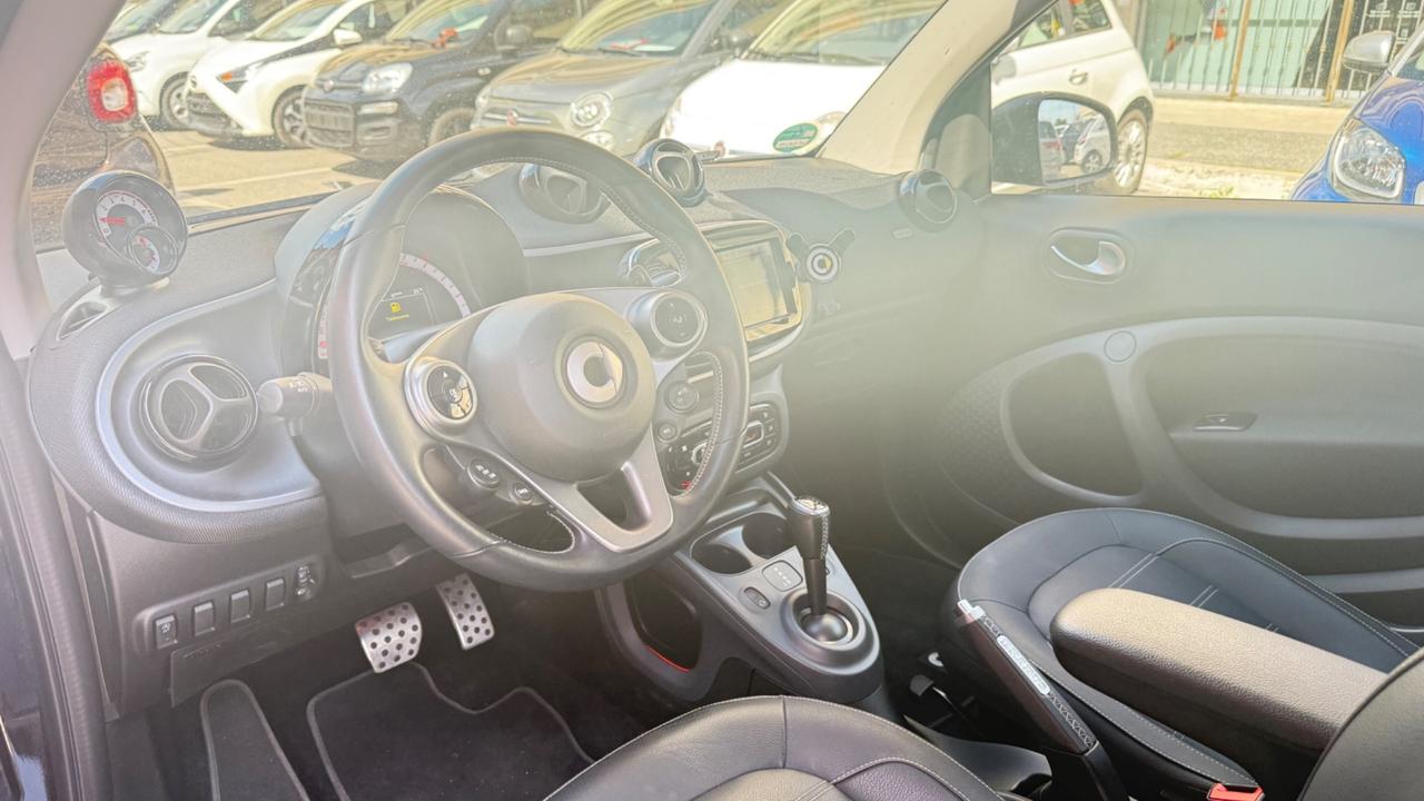 Smart ForTwo BRABUS 0.9 Turbo twinamic LED NAVI KAMERA PDC BLUETOOTH CERCHI 17