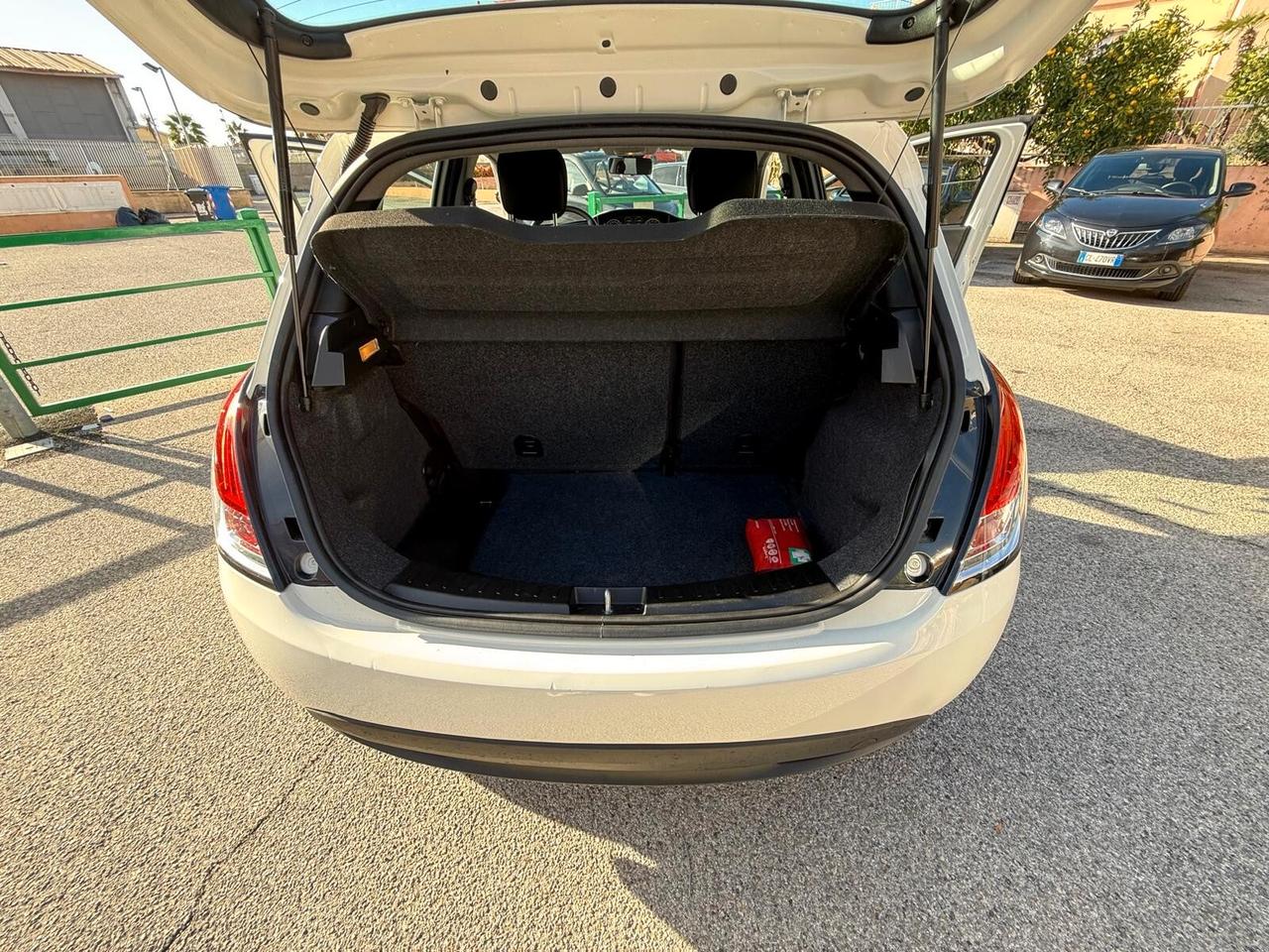 Lancia Ypsilon 1.2 69 CV 5 porte Elefantino Blu
