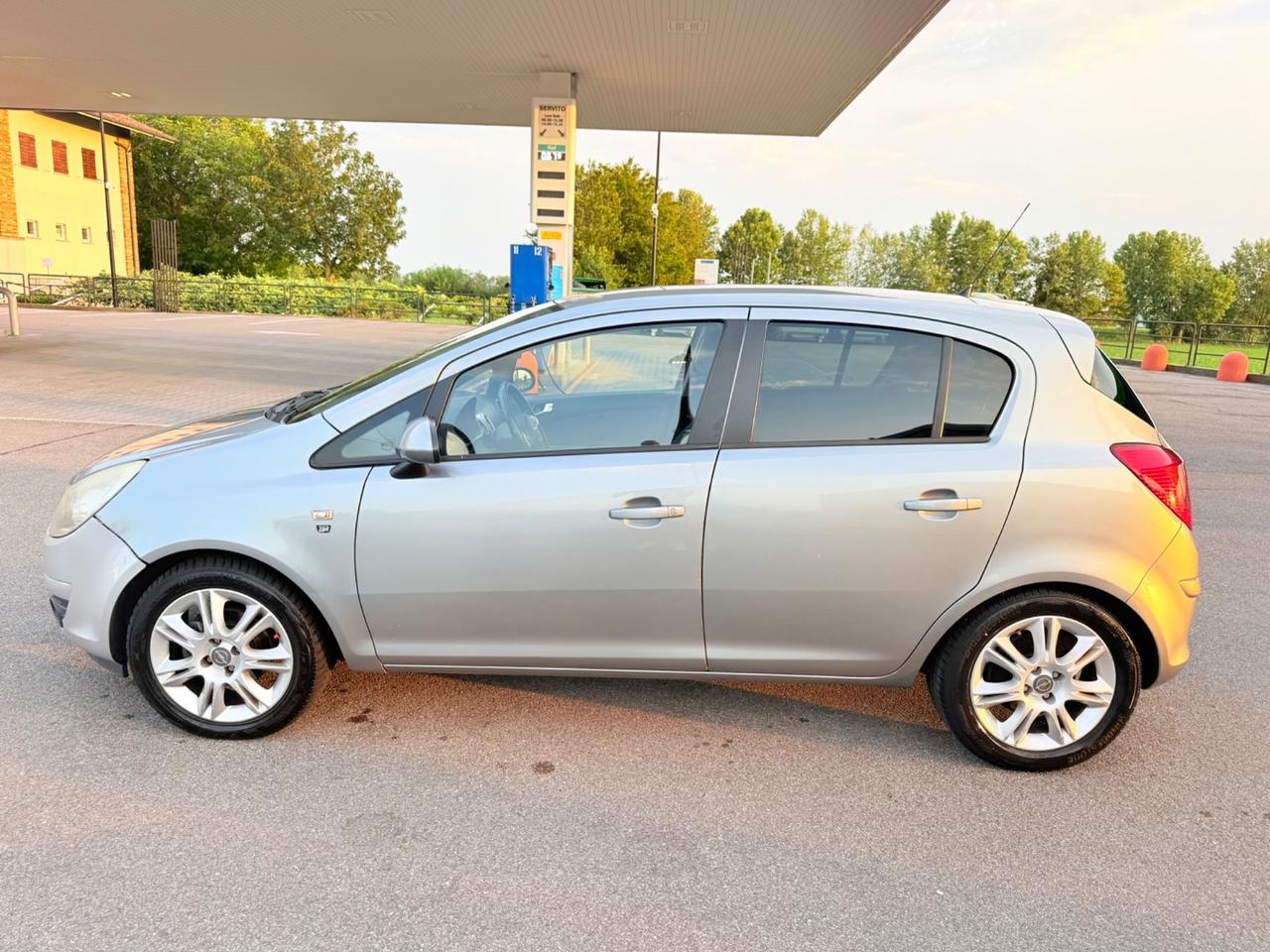 Opel Corsa 1.2 5 porte Cosmo