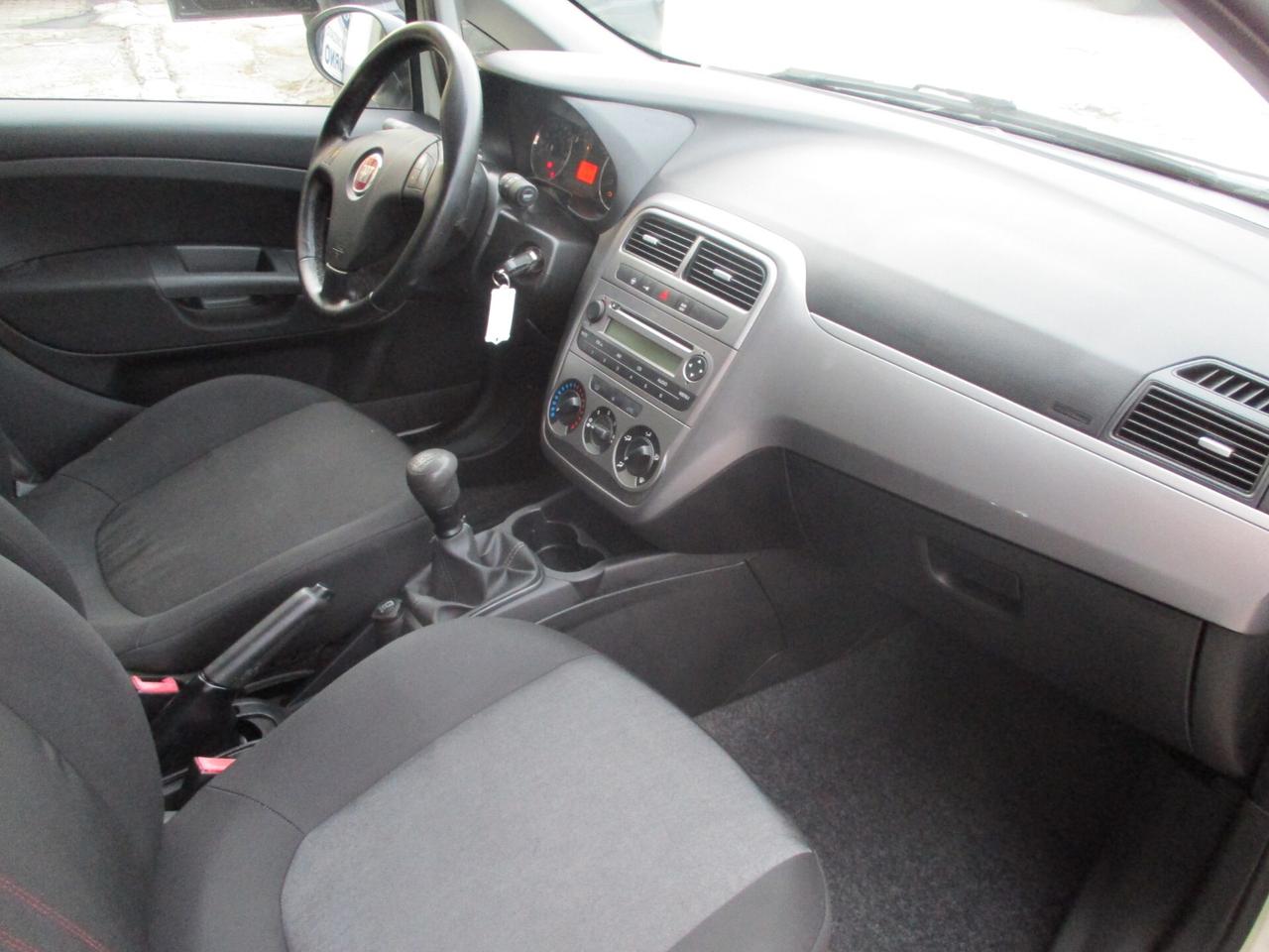 Fiat PUNTO 7 van 1.3 mjt 16v Pop 75cv 4posti Punto 7 van 1.3 mjt 16v Pop 75cv 4posti