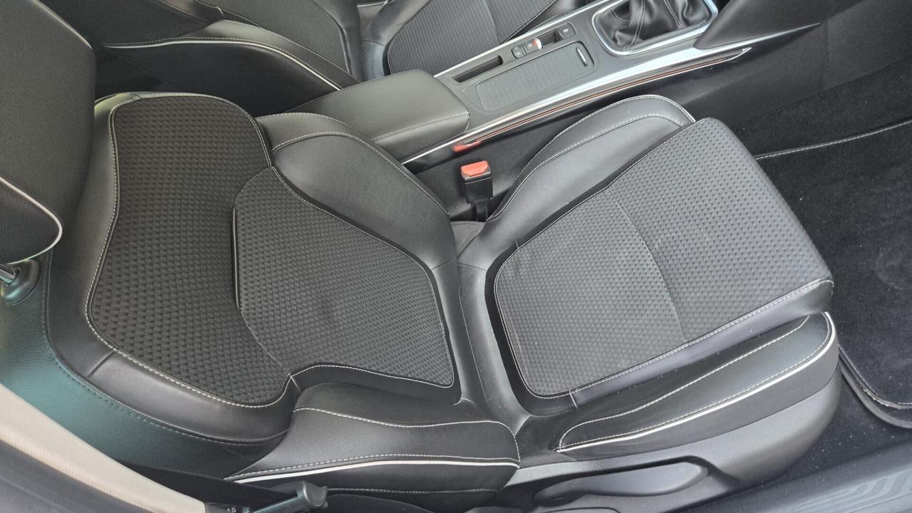 Renault Megane Mégane dCi 130 CV Energy Bose