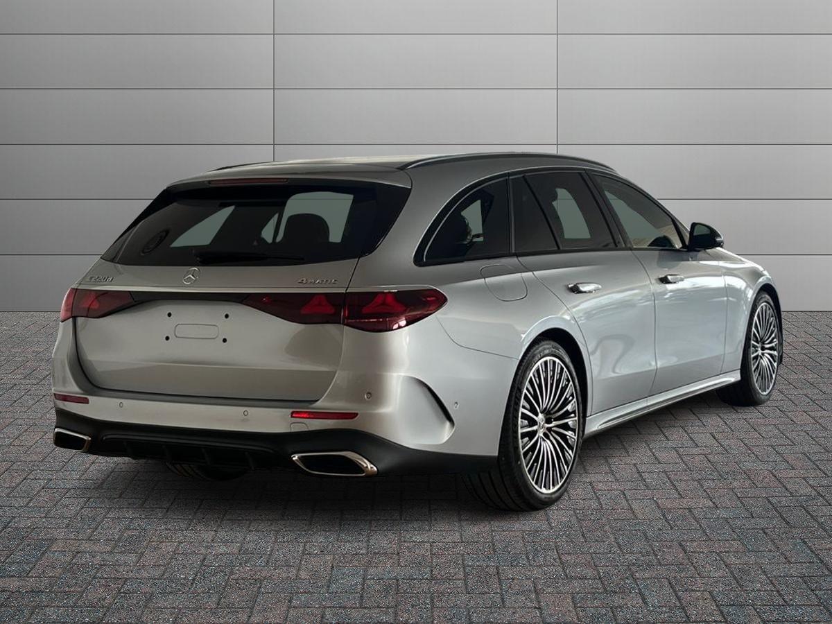 Mercedes-Benz E 220 d 4MATIC Station Wagon