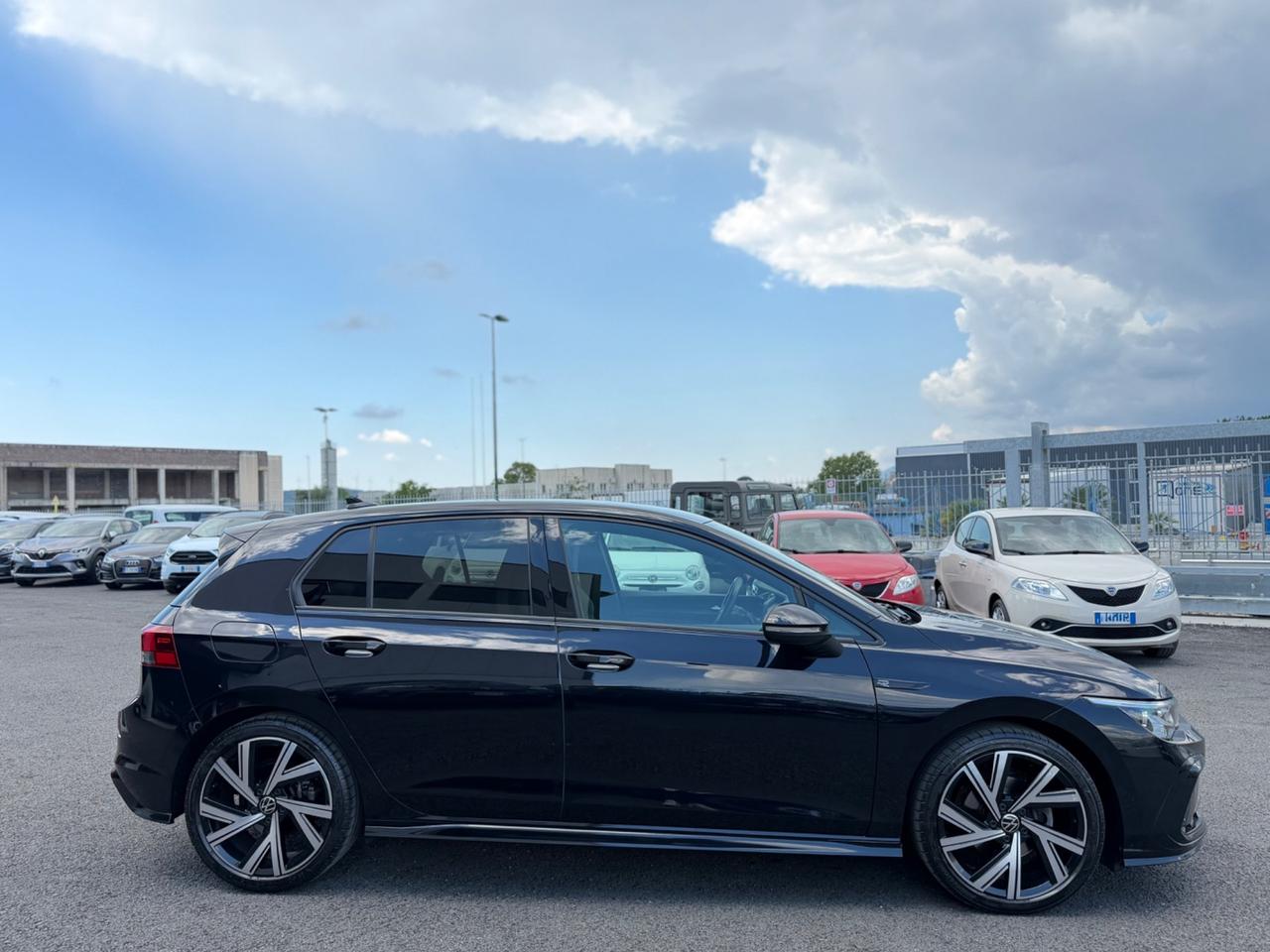 Volkswagen Golf 8 2.0 TDI 150 CV DSG SCR R-Line