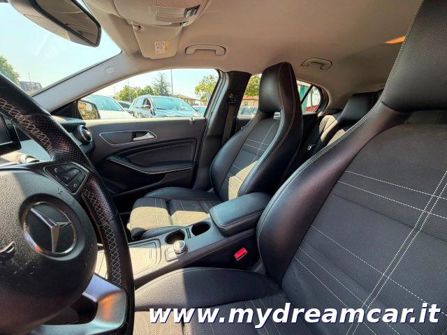 MERCEDES-BENZ GLA 200 d Automatic Sport