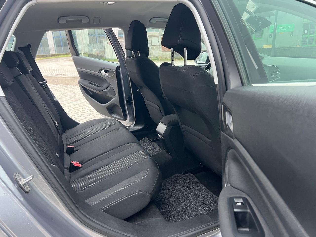 Peugeot 308 PureTech Turbo 130 S&S SW Allure