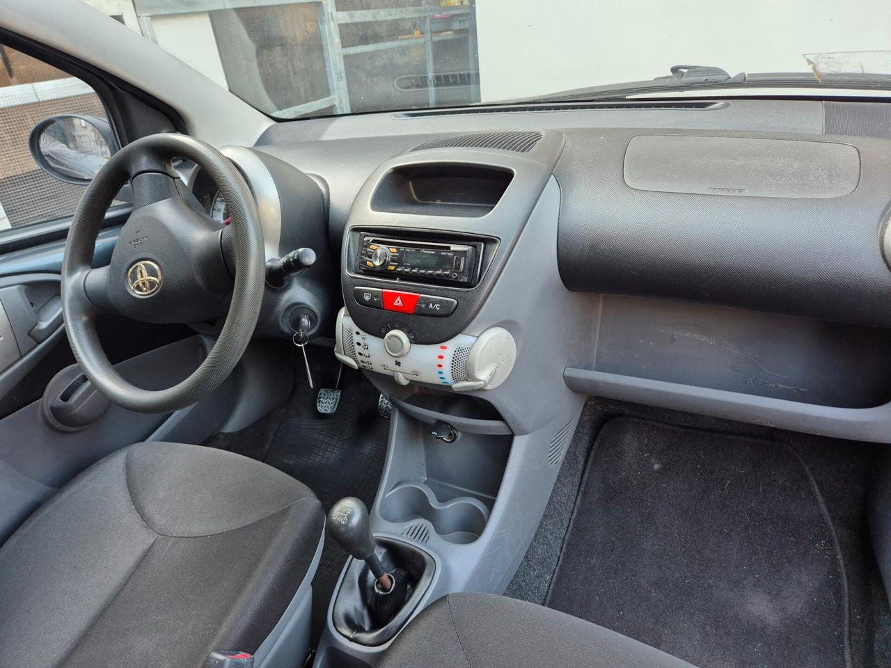 Toyota Aygo 1.0 BENZ RESTAILING ACCESSORIATA 2013