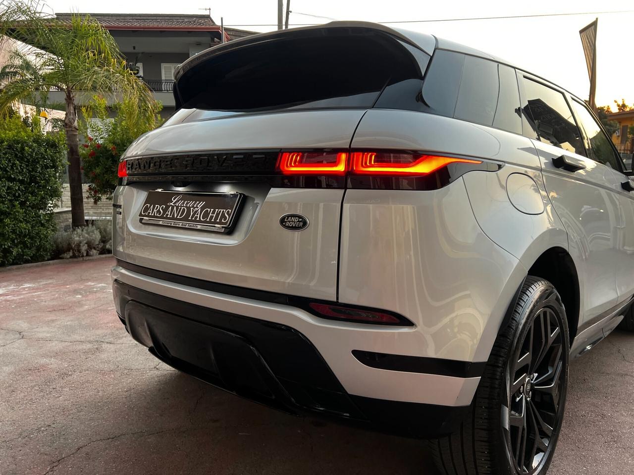 Range Rover Evoque 2.0D 150 CV R-Dynamic-2020