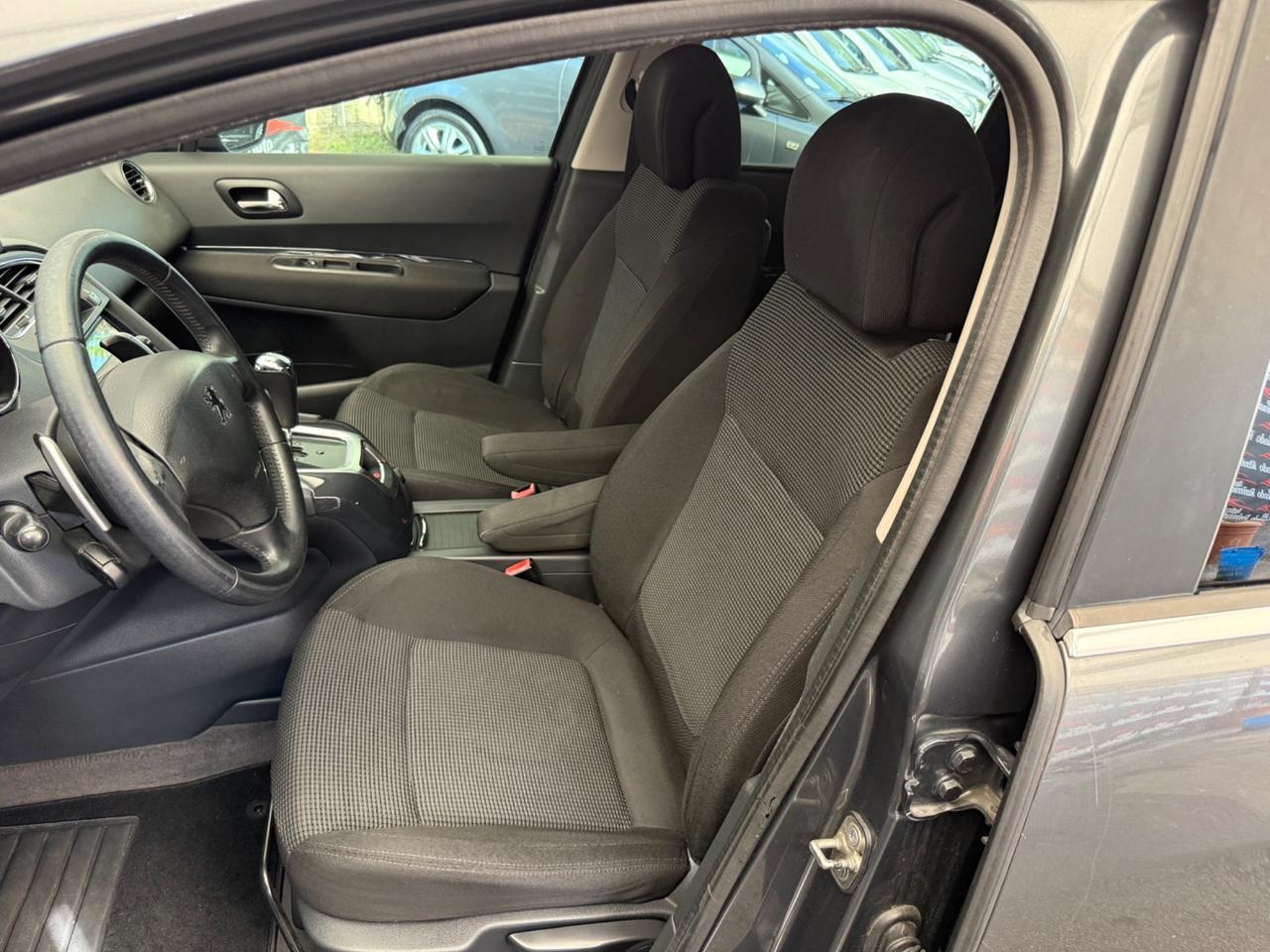 Peugeot 5008 1.6 HDi 112CV Posti 7 automatica