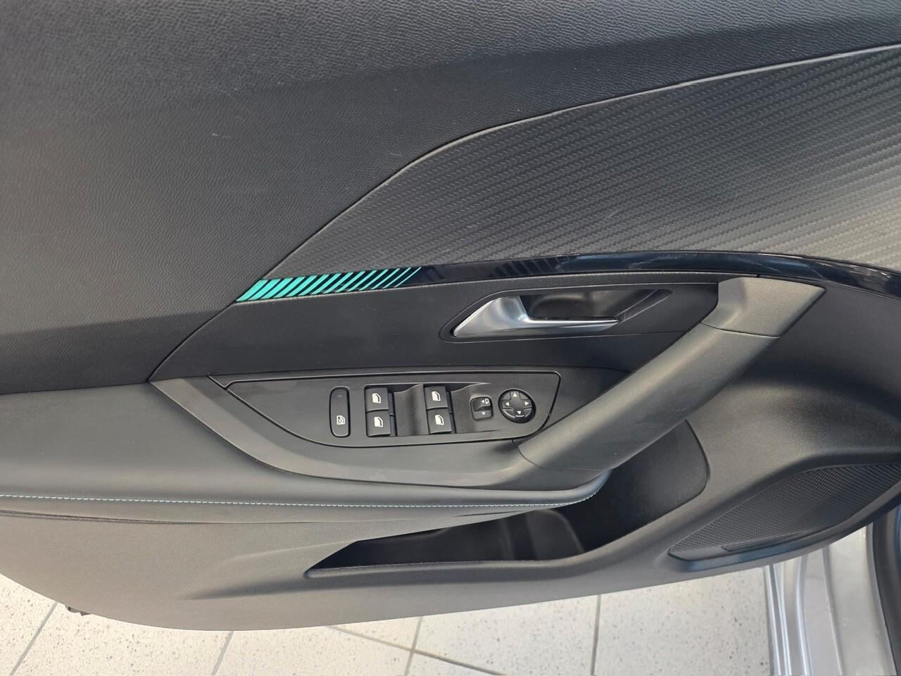 Peugeot 2008 PureTech 130 S&S EAT8 Allure Pack