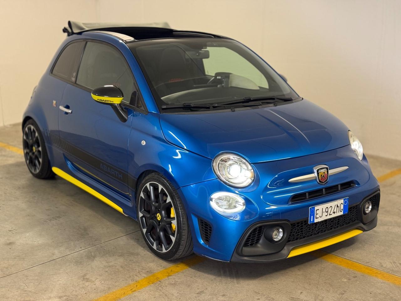 Abarth 500 C 1.4 Turbo T-Jet MTA Bicolore