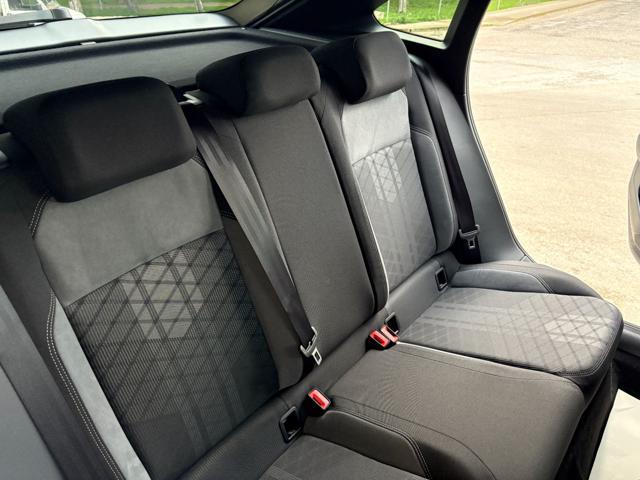 VOLKSWAGEN Taigo 1.0 TSI 116 CV DSG R-Line TETTO APR/PAN