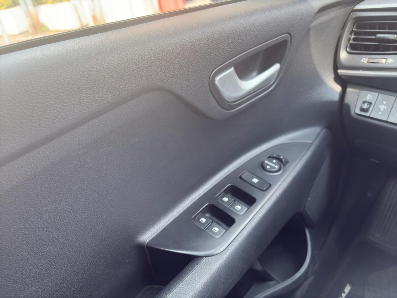 Kia Stonic 1.2 DPI ECO GPL Urban