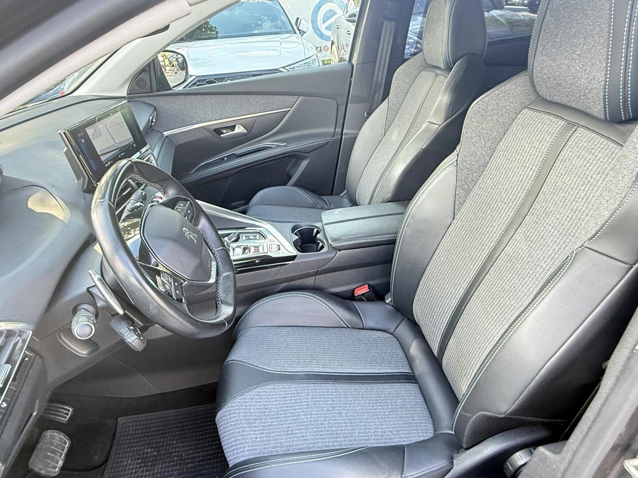 PEUGEOT 5008 1.5TDCI 4X4 GT LINE 7 POSTI