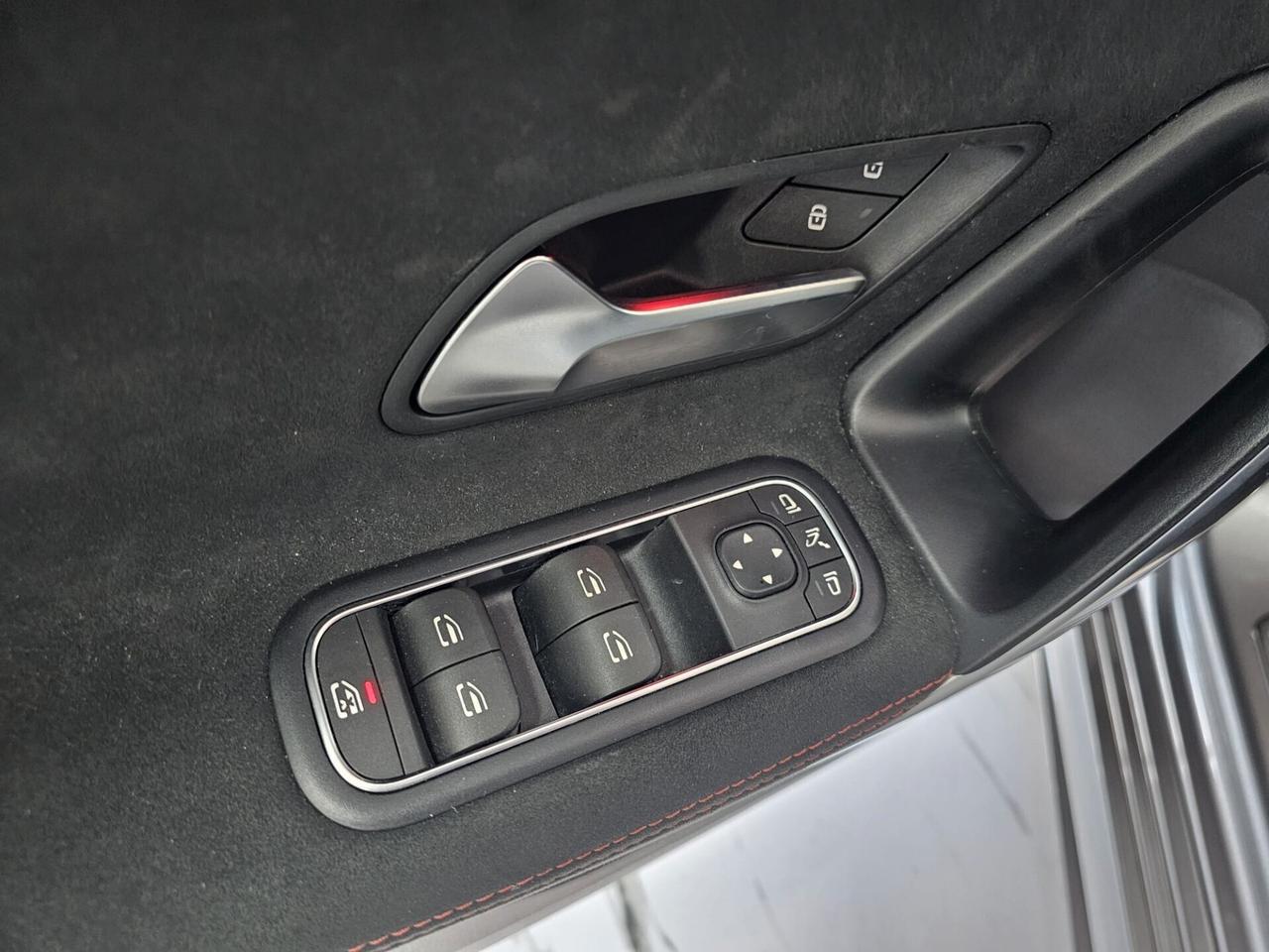 NUOVA MERCEDES-BENZ CLASSE A180d AMG LINE PREMIUM 2.0d 116CV CAMBIO AUTOMATIC