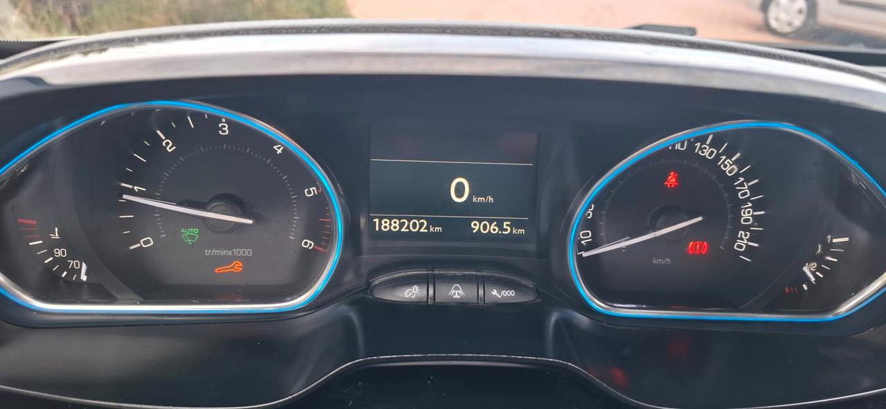 Peugeot 2008 BlueHDi 120 S&S Crossway