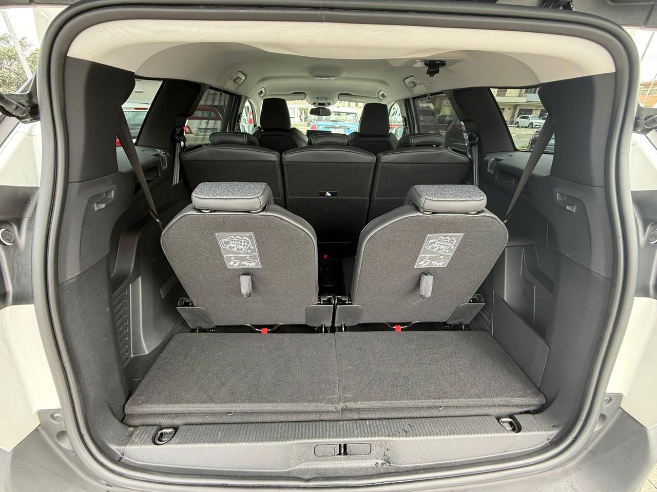 Peugeot 5008 1.5 HDI *7 POSTI* *CAMBIO AUTMATICO* PREZZO REALE