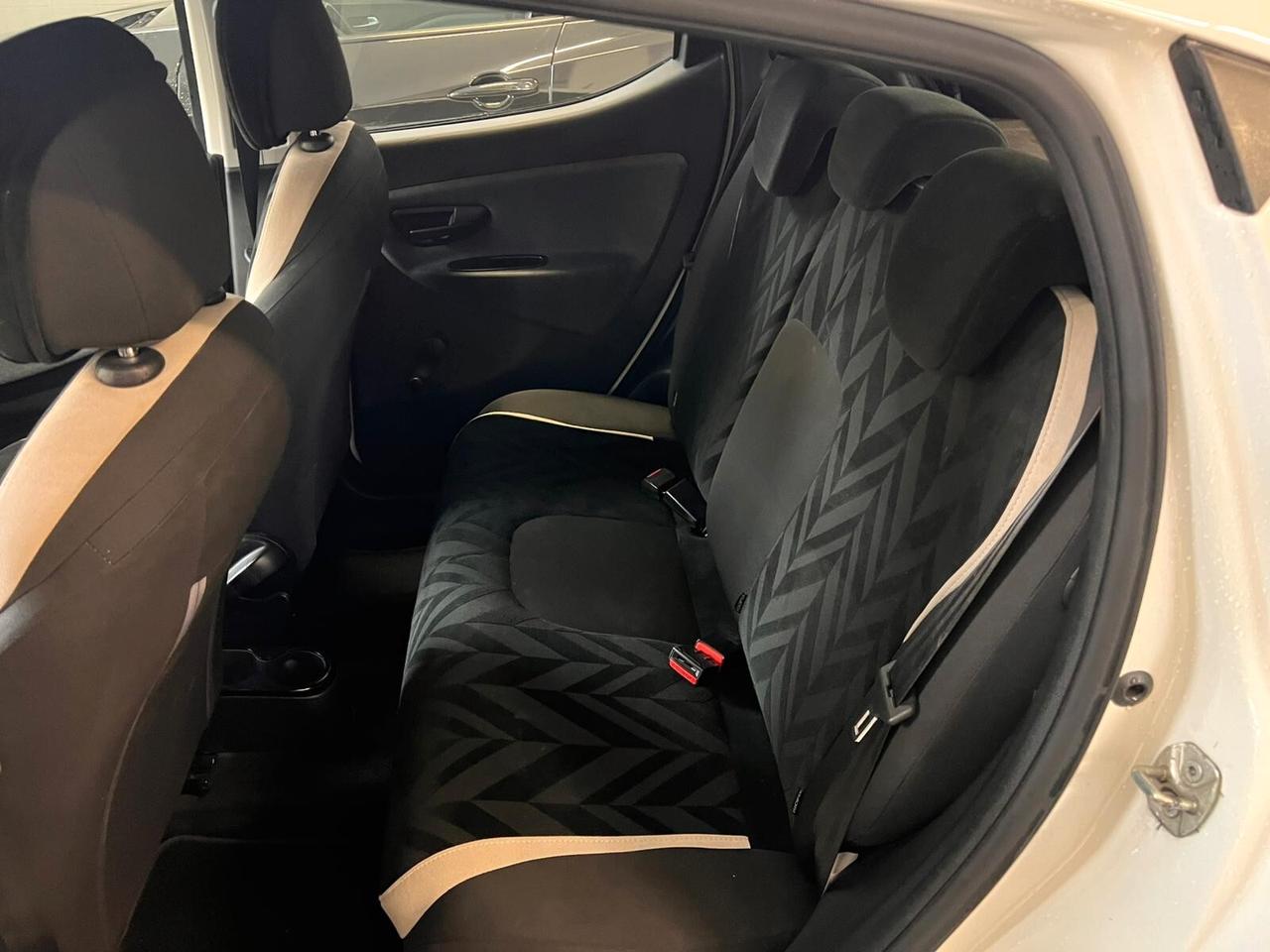 Lancia Ypsilon 1.0 FireFly 5 porte S&S Hybrid Gold