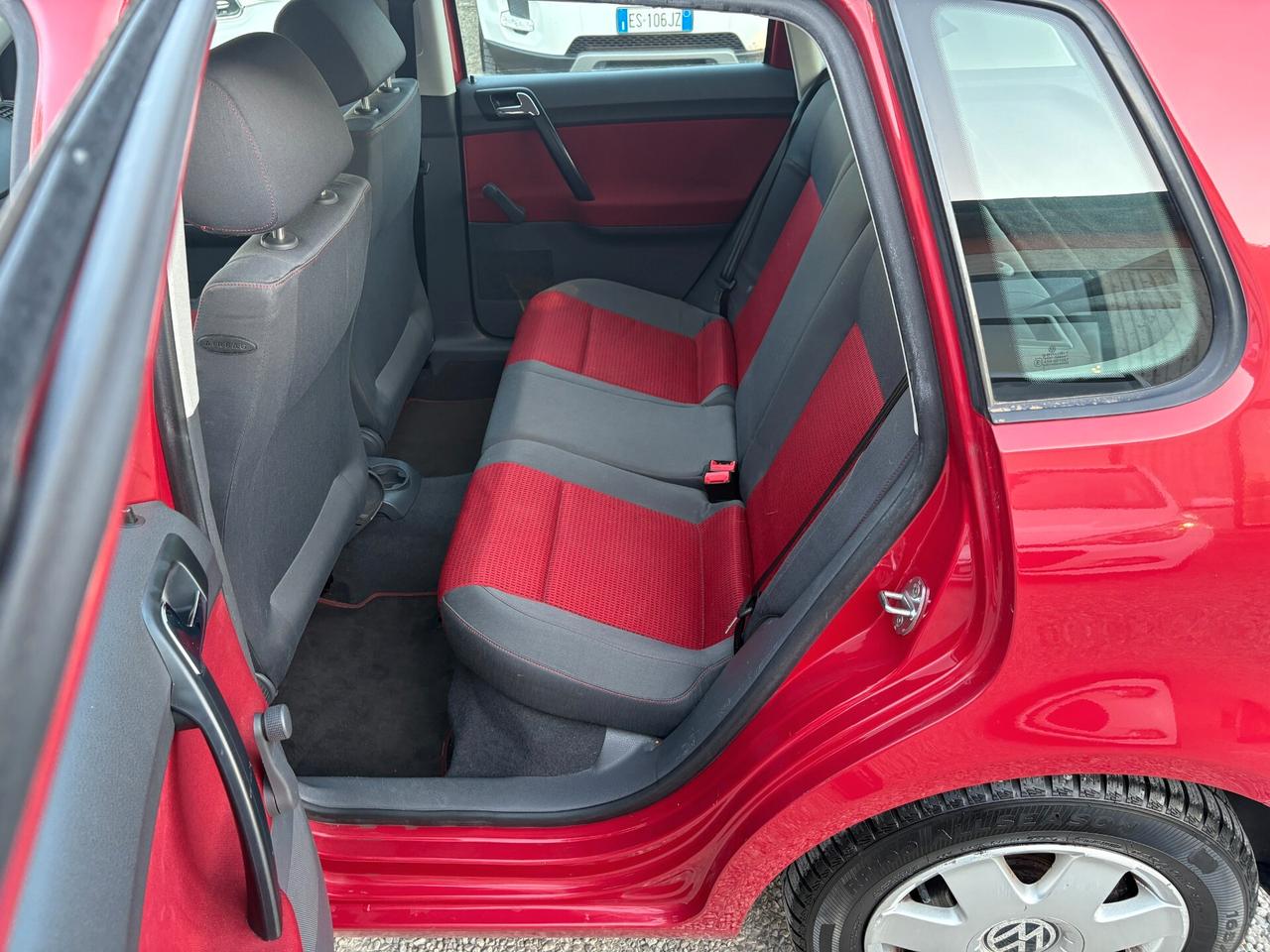 Volkswagen Polo 1.4 16V 5p. Trendline 60.000 Km.