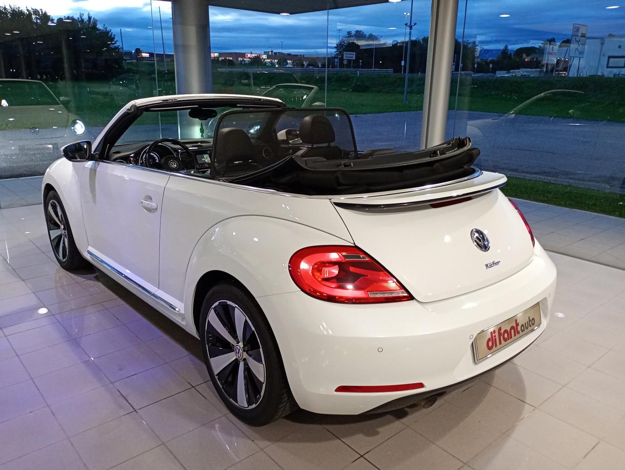 Volkswagen New Beetle Cabrio 1.6 TDI Design