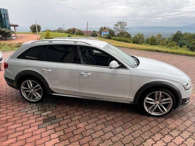 Audi A4 allroad 2.0 tdi 177cv Quattro s-tronic, 20", Xenon, Navi