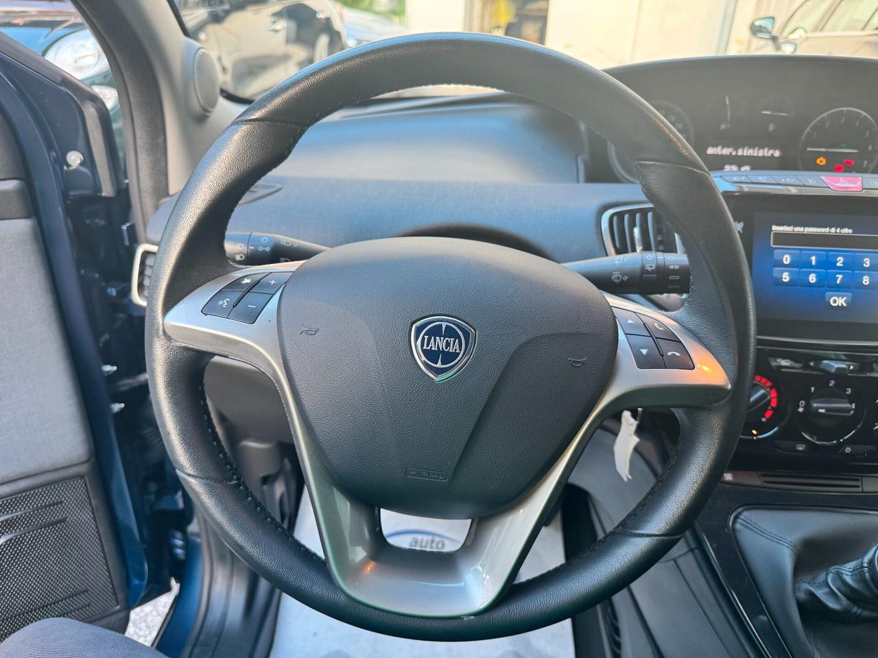 Lancia Ypsilon 1.0 FireFly 5 porte S&S Hybrid Gold