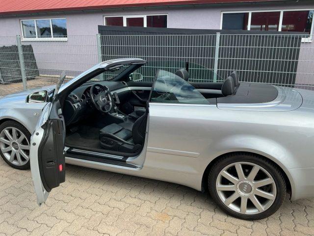 AUDI S4 Cabrio 4.2 V8 quattro tiptronic FULL SERVICE !