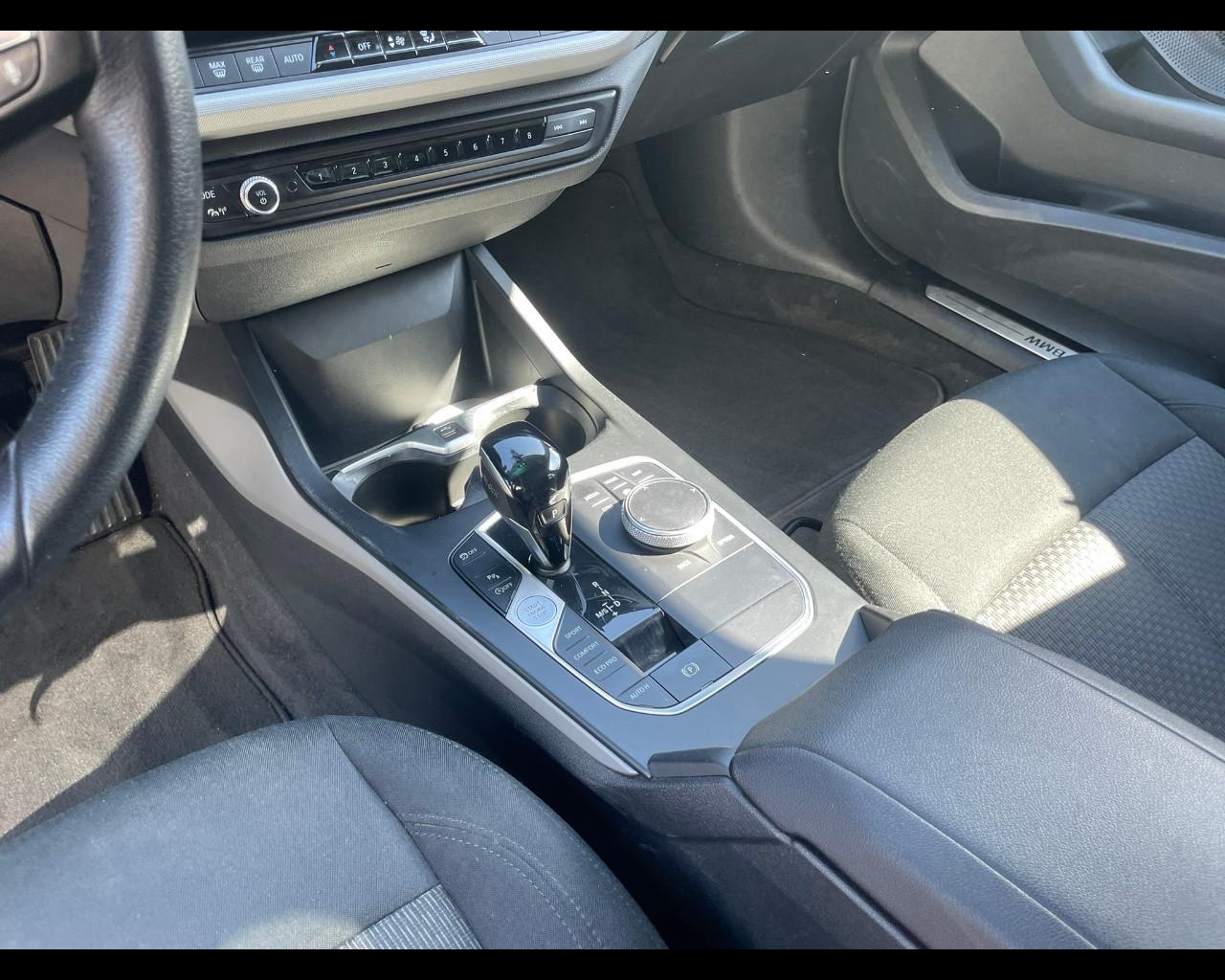 BMW Serie 1 (F40) - 116d 5p. Business Advantage
